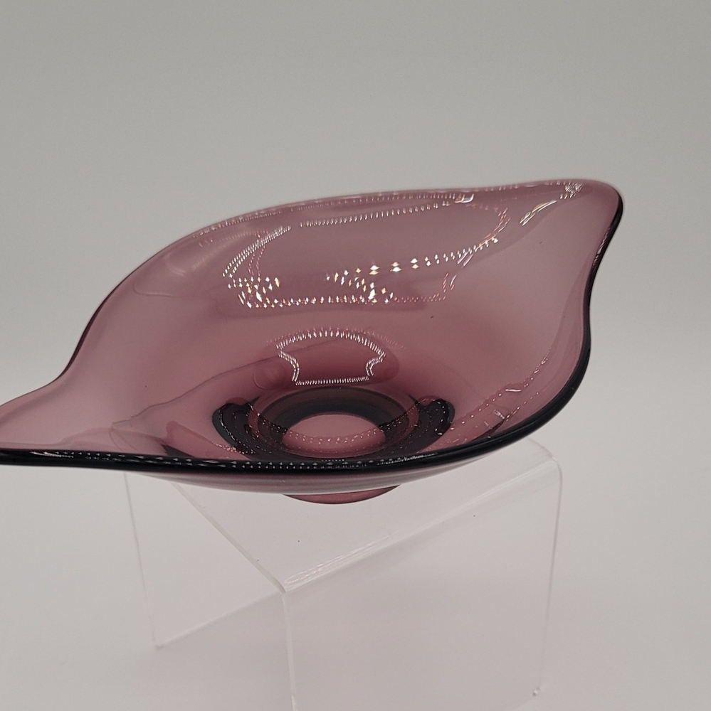 Beautiful vintage amethyst glass candy dish